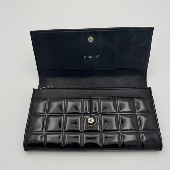 Chanel Chocolate Bar Black and Red Interior Wallet - Picture 5 of 9